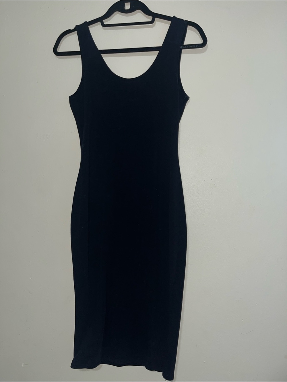 Heart & Hips Black Sleeveless Scoop Neck Midi Dress